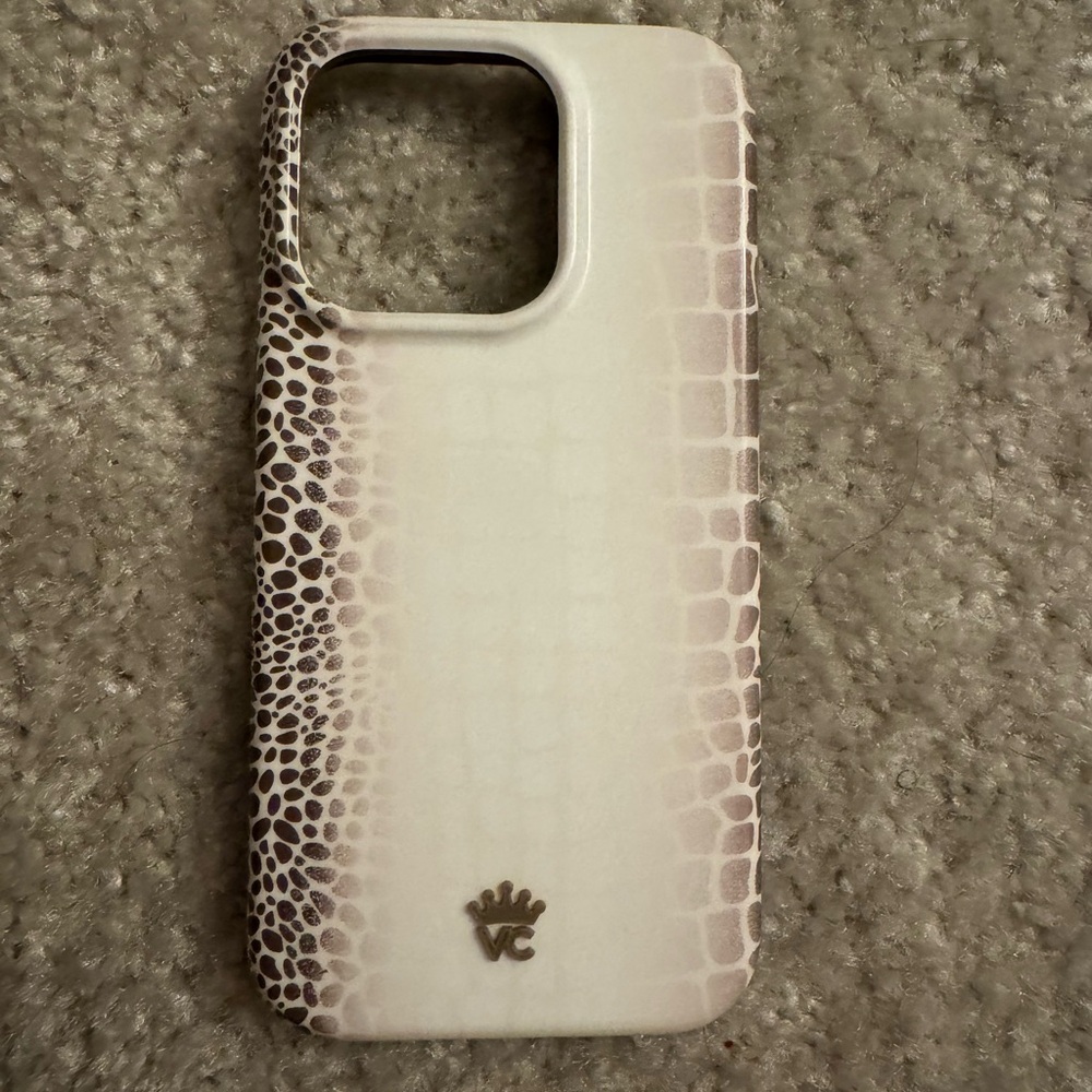 iPhone 15 pro Cream and Brown Phone Case